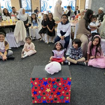 Children's party photo featuring Snowy the rabbit in Ashby-de-la-Zouch