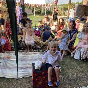 Hucknall Kids Magician | Children’s Party Entertainment Hucknall birthday party with Snowy the rabbit
