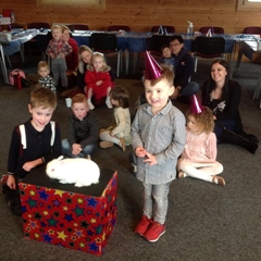 Derbyshire local kids entertainer magician Derbyshire local kids entertainer