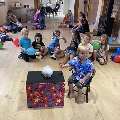 Matlock childrens party entertainer magician