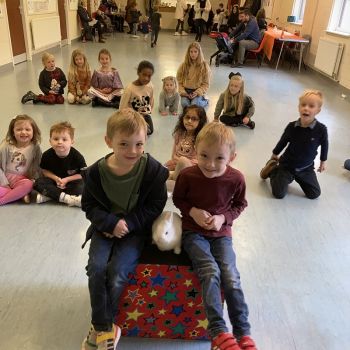 Sutton-in-Ashfield Children’s Magician | Birthday Parties Sutton-in-Ashfield birthday party with Snowy the rabbit
