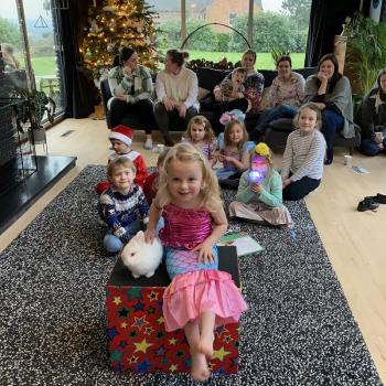 Children’s entertainer with Snowy the live rabbit at a birthday party in Leicester