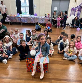 Snowy the live rabbit at Children’s Birthday Party in Loughborough Children’s entertainer with Snowy the live rabbit at a birthday party in Loughborough