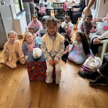 Snowy the live rabbit at Children’s Birthday Party in Swadlincote Children’s entertainer with Snowy the live rabbit at a birthday party in Swadlincote