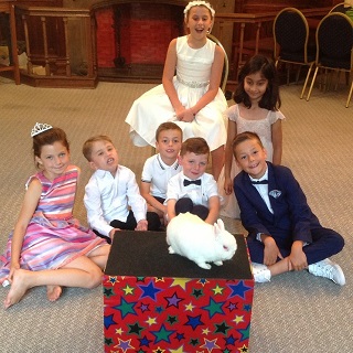 childrens entertainment wedding derbyshire