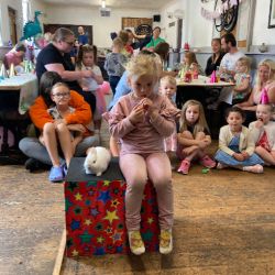 kids party entertainer Mansfield