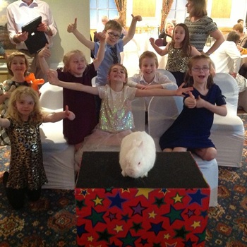 Children's party magician fun and laughter in Leicestershire