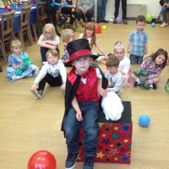 magic and balloon twisting for kids parties in Leicester
